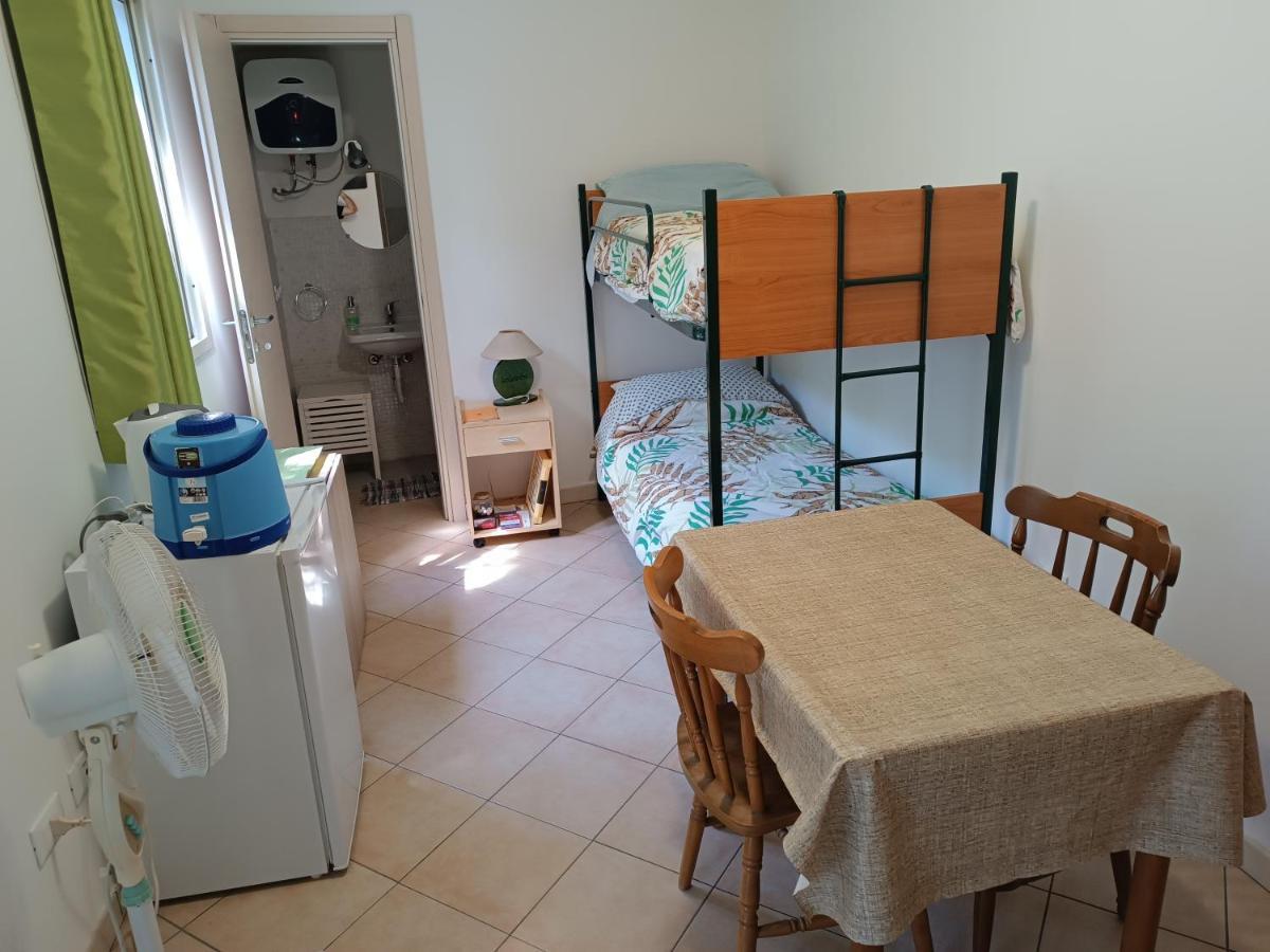 Camera indipendente con bagno immersa nel verde Bagheria Esterno foto